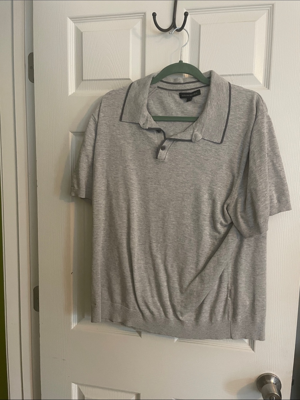 Banana Republic Men's Short-Sleeve Polo in Light Gray with Contrast Piping